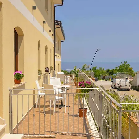 Donna Mela 1 Holiday home *
