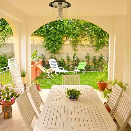 Donna Mela 1 Holiday home